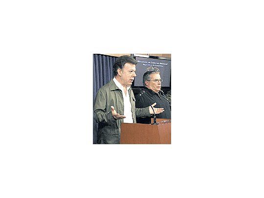 Juan Manuel Santos, ministro de Defensa de Colombia, puede acreditarse varios éxitos contra el terrorismo, al punto que su nombre es cada vez más frecuentemente citado para la sucesión de Alvaro Uribe.