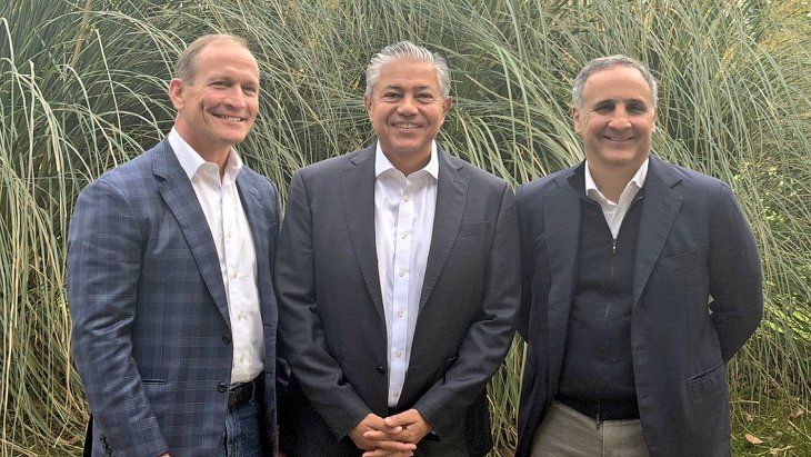 Doug Lawler, presidente y CEO de Continental Resources; Rolando Figueroa, gobernador de Neuquén, y Marcos Bulgheroni, Group Chief Executive Officer de Pan American Energy Group (PAEG).