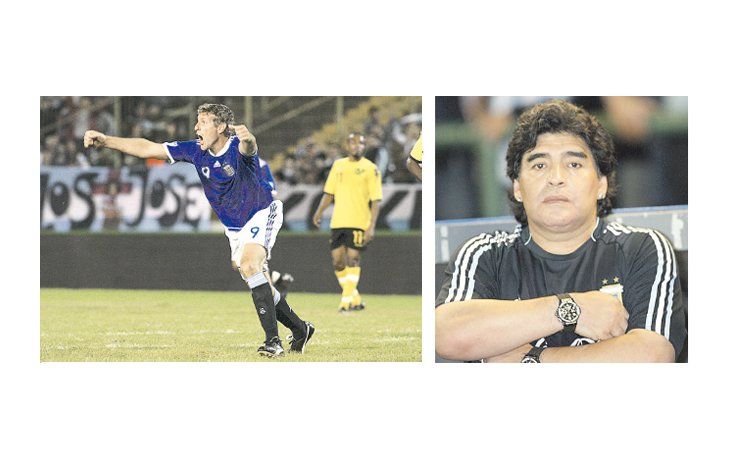 ámbito.com | El gol le sirvió a Martín Palermo para alimentar la leyenda y ganarse, según Maradona, un 80% de su pasaje al Mundial. El delantero de Boca casi no tocó la pelota en los 90 minutos.; La cara de preocupación de Maradona cuando la Selección perdía con Jamai