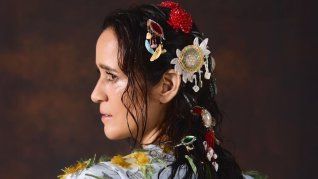 La artista mexicana vuelve con nueva música. La artista mexicana vuelve con nueva música.