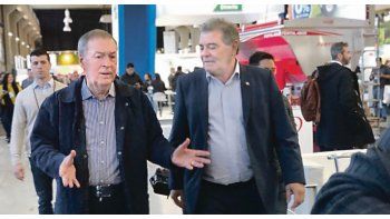 Mirada. El gobernador reclamó, desde un congreso del sector rural en Córdoba, que el Gobierno nacional frene “la bola de nieve que generan las Lebac y las Letes”.