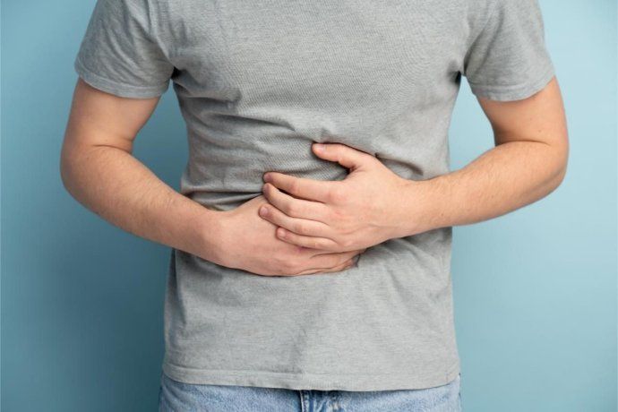 En los casos más débiles, la listeriosis puede presentarse con dolor abdominal. En los casos más débiles, la listeriosis puede presentarse con dolor abdominal. 