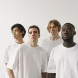 Las remeras blancas quedaron en la historia con esta nueva tendencia, que llegó para quedarse. Las remeras blancas quedaron en la historia con esta nueva tendencia, que llegó para quedarse.