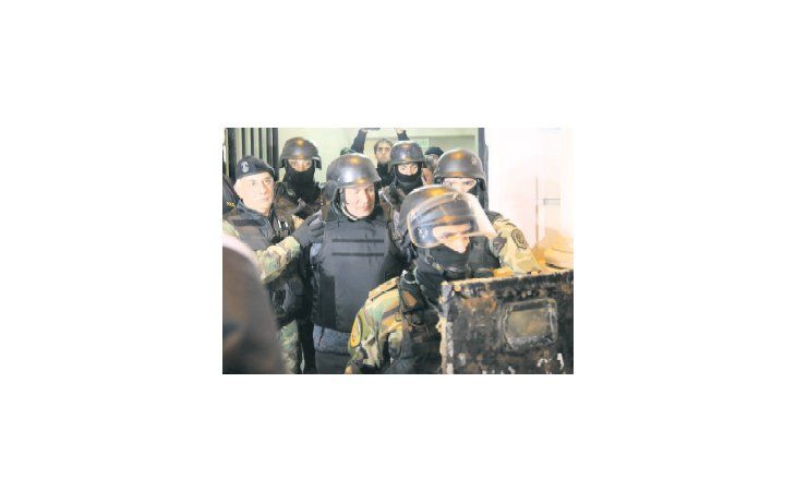 ámbito.com | EZEIZA. La firma de José López, en su nota de renuncia, debió ser certificada por las autoridades del penal donde se encuentra detenido.