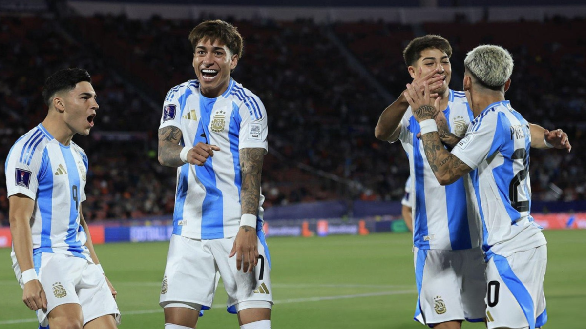 Argentina beat Mexico 2-0 and qualified for the semifinals of the Under 20 World Cup