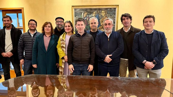 Dirigentes y referentes de Somos Buenos Aires, la nueva alianza que competirá en las elecciones bonaerenses. 