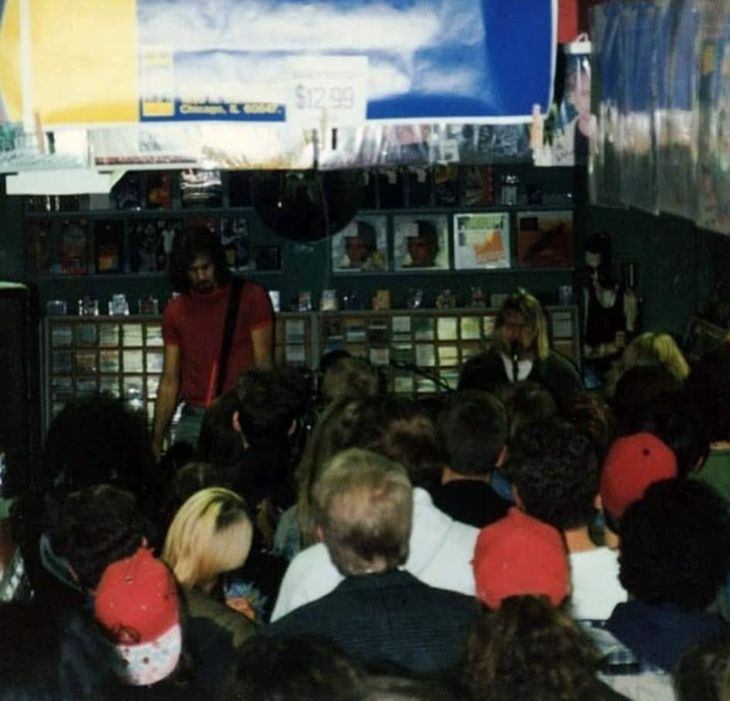 Nirvana presentando Nirvana presentando