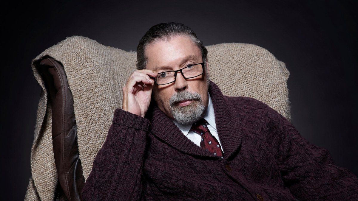 Tim Curry returns to the big screen in horror film “Stream”