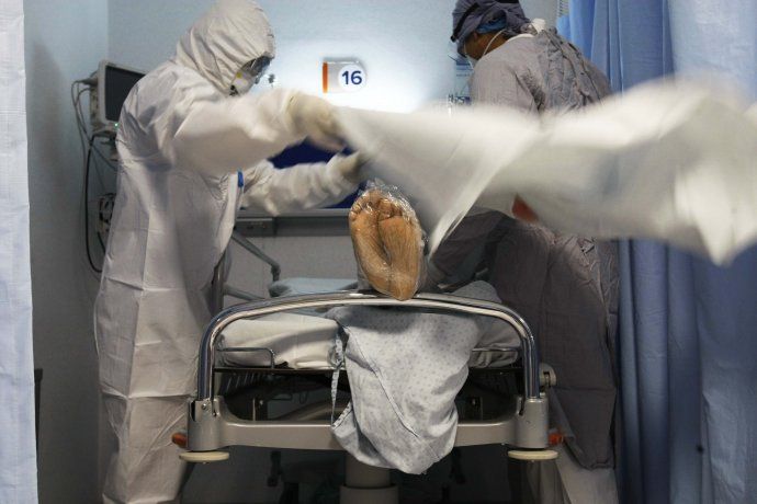 Estados Unidos registró en las últimas semanas los peores datos de casos de toda la pandemia y supera ya los 18,9 millones de personas contagiadas con 331.916 víctimas mortales.