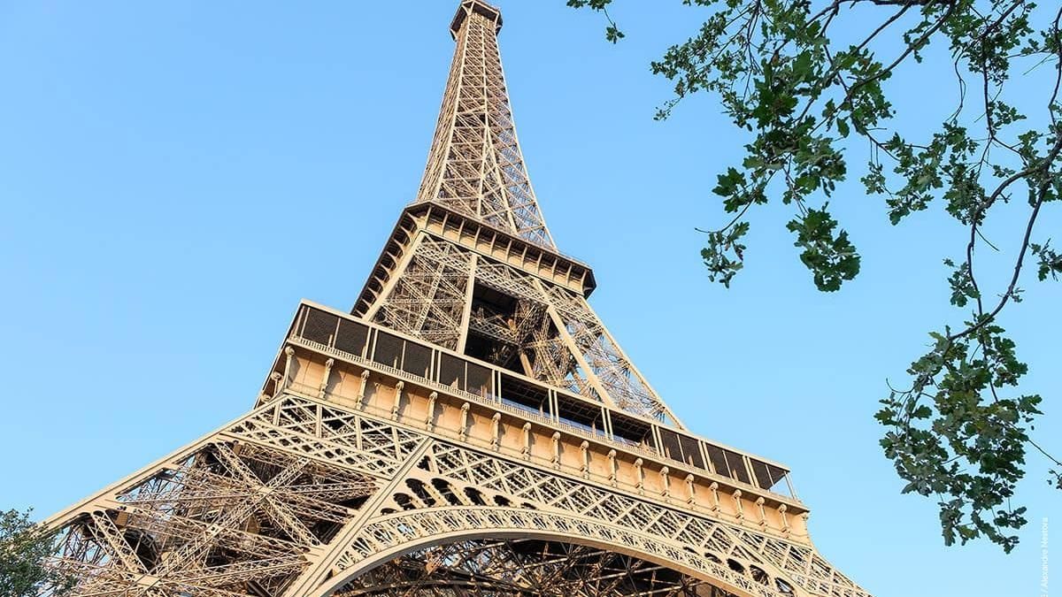 The Eiffel Tower grew 6 meters more