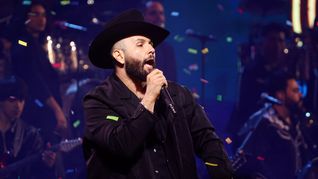 Carín León, quien se ha convertido en uno de los máximos exponentes actuales de la música regional mexicana, es uno de los principales artistas que estará en México Vibra. Carín León, quien se ha convertido en uno de los máximos exponentes actuales de la música regional mexicana, es uno de los principales artistas que estará en México Vibra.