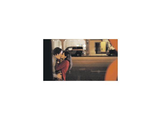 El drama «Like Crazy», sobre una pareja obligada a separarse por cuestiones migratorias, ganó el primer premio del Sundance, y uno especial del jurado para su actriz protagónica, Felicity Jones.