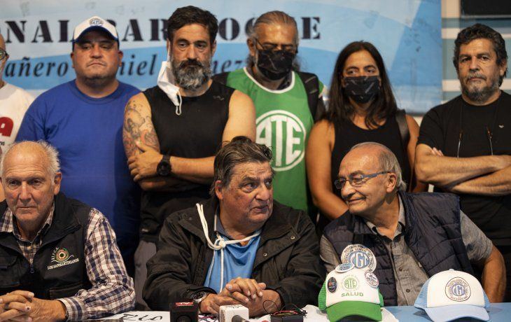 Lago Escondido: Jorge Rachid denunció cooptación de autoridades provinciales y judiciales.