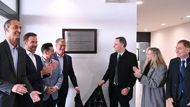 El corte de cinta se convirtió también en un acto político, ya que participaron del evento la secretaria general de la Presidencia Karina Milei y el jefe de Gabinete Manuel Adorni.