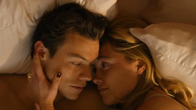 De qué se trata No Te Preocupes Cariño, la película protagonizada por Florence Pugh y Harry Styles.