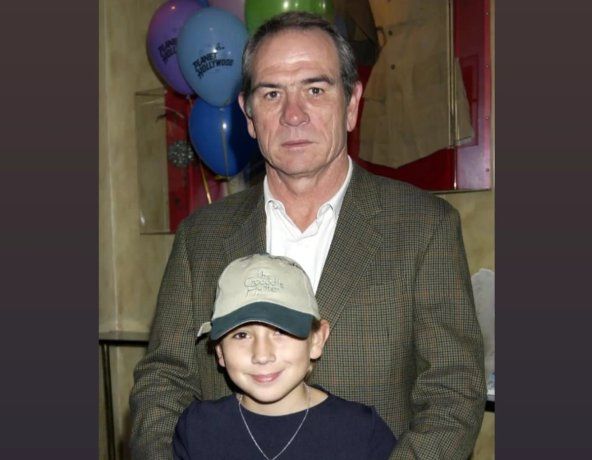 Victoria era la segunda hija de Tommy y debutó en 2005 en Hombres de Negro II