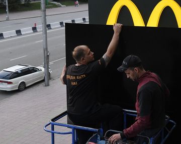 McDonalds: Rusia reemplaza con otra firma a la famosa cadena de hamburguesas y tendrá nuevo logo