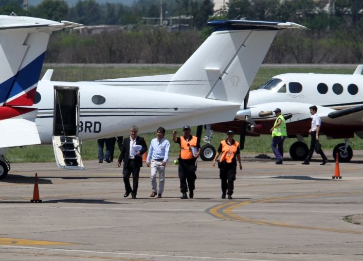 Cambiemos llegó con 15 aviones privados en Jujuy (foto 12)