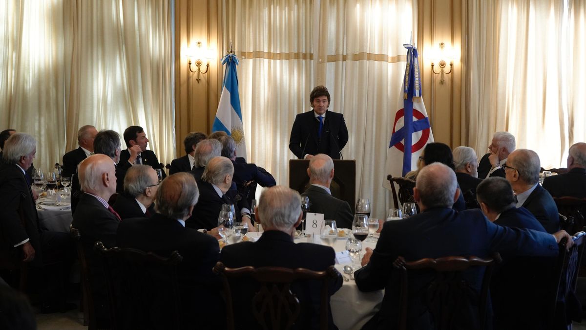 Javier Milei apunt contra provincias y municipios por no acompaar el ajuste: La motosierra fue solo en Nacin