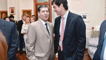 Intenso. El calendario anticipado no da respiro a los mandatarios. Antes de fin de año Urtubey visitó a Casas en La Rioja, Schiartti inauguró obras y Vidal se mostró en Mar del Plata.