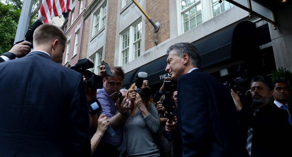 Mauricio Macri es trasladado al hotel The Mark.
