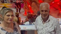 Encuentro inesperado: los padres de Wanda y L-Gante juntos en un carnaval.&nbsp;