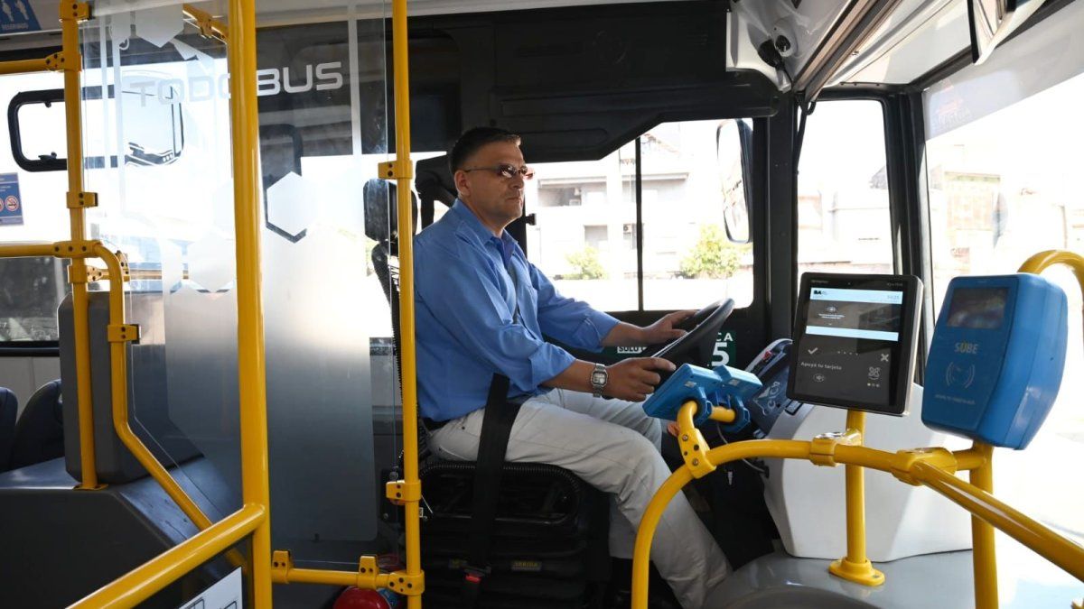 The first bus line in the City has already enabled payment with credit and debit cards