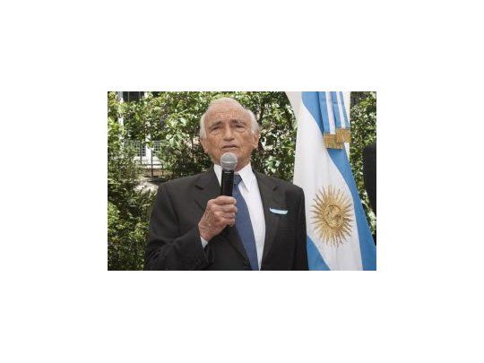 Aldo Ferrer.