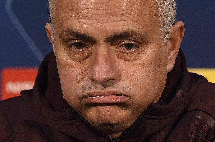 Jose Mourinho atraviesa su momento más difícil desde que asumió en Roma.
