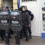 La Justicia clausuró una clínica de González Catán investigada por presunto ejercicio ilegal de la medicina y uso de documentación falsa. La Justicia clausuró una clínica de González Catán investigada por presunto ejercicio ilegal de la medicina y uso de documentación falsa.