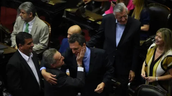 Sergio Massa y Agustín Rossi en el Congreso.