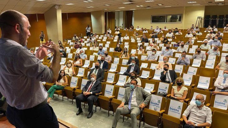 Guzmán en la Universidad Nacional de La Pampa.