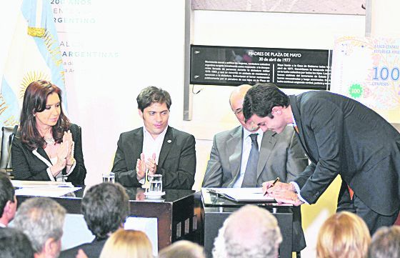 Legado. Cristina de Kirchner lanzó el Programa de Desendeudamiento en 2010, y antes de abandonar el poder lo extendió al primer año de Macri.