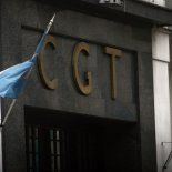 La CGT apuntó contra el DNU 70/23 y pidió fortalecer a las PyMEs como motor del empleo formal y el crecimiento. La CGT apuntó contra el DNU 70/23 y pidió fortalecer a las PyMEs como motor del empleo formal y el crecimiento.