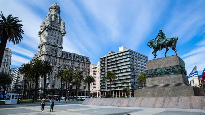 Uruguay aparece como el único país con democracia plena de Sudamérica, según The Economist.