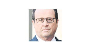 Hollande junta a su mesa chica