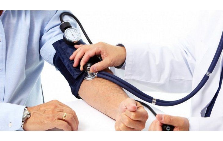 Los afiliados de PAMI pueden controlarse la presión arterial en más de 13 mil farmacias de todo el país.