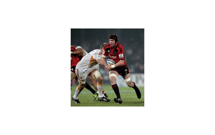 ámbito.com | Imparable. Jonathan Poff, de Crusaders, encara con la guinda.