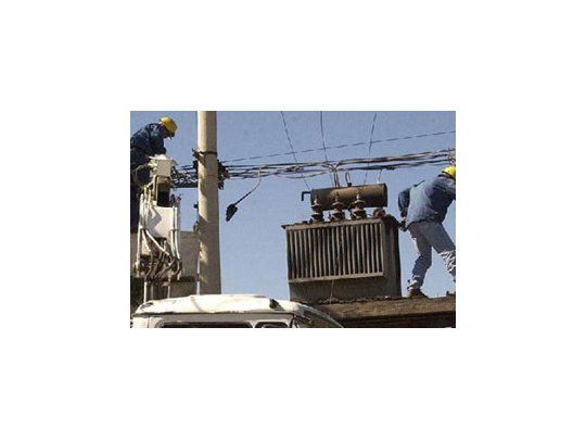 Miles de usuarios siguen afectados por cortes de luz en Capital y GBA