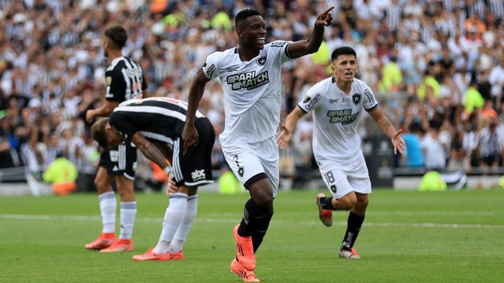 La decepción de los jugadores de Atlético Mineiro después de perder la final de la Copa Libertadores en 2024. La decepción de los jugadores de Atlético Mineiro después de perder la final de la Copa Libertadores en 2024.