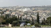 Columnas de humo fueron avistadas en Jerusalén tras la caída de los restos del misil iraní.