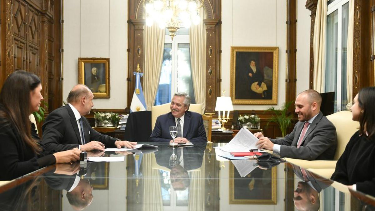 Final: Nación y Santa Fe sellaron plan de pago de deuda por $151.800 millones