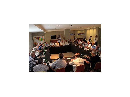 En el almuerzo sindical participaron dirigente moyanistas y barrionuevistas, pero también de la CGT de Antonio Caló.