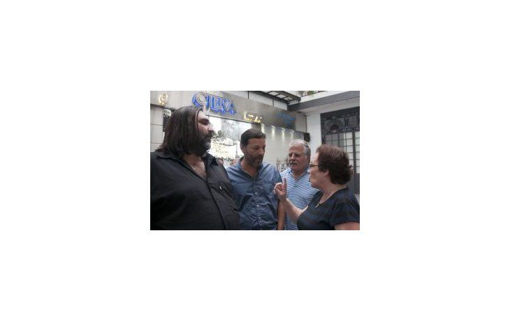 :El jefe del Sindicato Unido de Trabajadores de la Educación de Buenos Aires (Suteba), Roberto Baradel junto a la Secretaria General de CTERA, Estela Maldonado luego de la conferencia donde anunciarion los detalles del reclamo que llevarán este viernes a la convocatoria de la Paritaria Nacional Docente.