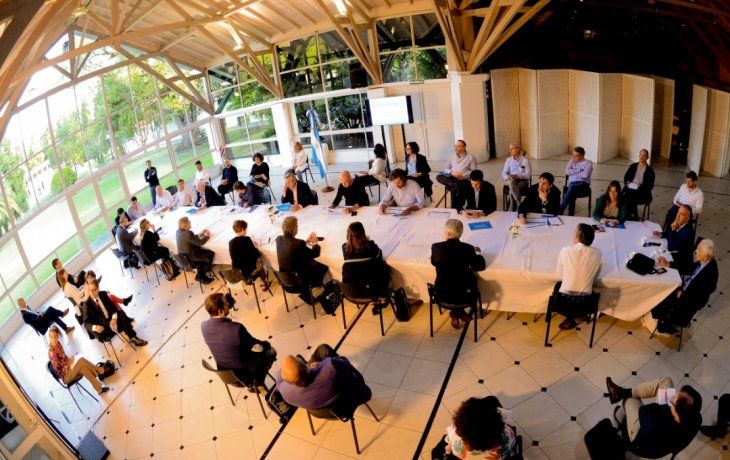 gobierno dispuso licencia obligatoria para los mayores de 60 anos