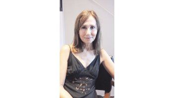 ámbito.com | Cross.”El cuento me gusta mucho por el impacto y la historia cerrada. La obra no es autobiográfica pero tiene algunos aspectos de mi infancia”.