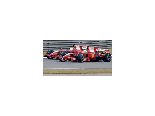 Los autos Ferrari, que corrieron desde 1950 las 60 ediciones del Mundial, amenazaron con dejar en 2010 la F-1.