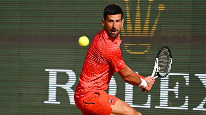Novak Djokovic marcó un nuevo récord: se convirtió en el tenista más lohgevo en liderar el rankng de la ATP.