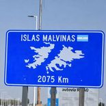 Carteles de referencia de las islas ya se encuentran en rutas y monumentos de todo el país.