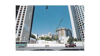 ámbito.com | Crece el temor a una oleada de juicios en la Capital Federal por la medida que tomó el Gobierno porteño de dar freno a la construcción de torres en la Ciudad de Buenos Aires.